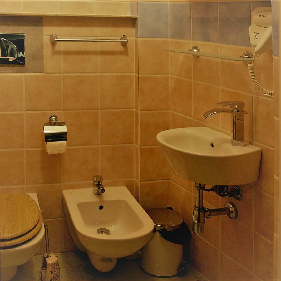 Boutique Oriente Express Hotell Cagliari Exteriör bild