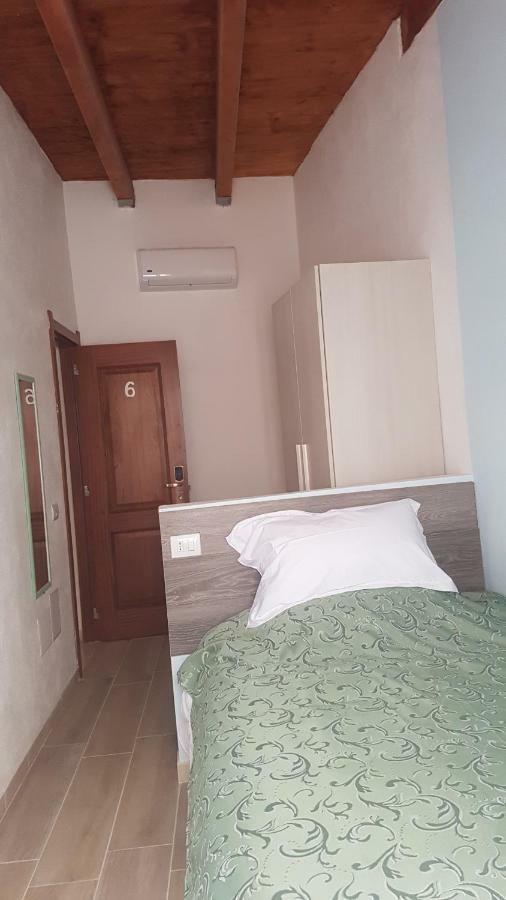 Boutique Oriente Express Hotell Cagliari Exteriör bild
